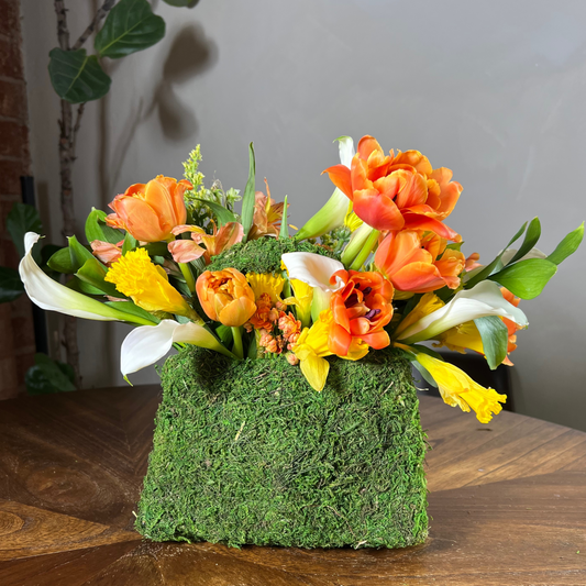 Embracing Spring with Stunning Flower Arrangements